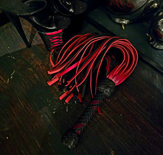 "Blodfrost" flogger